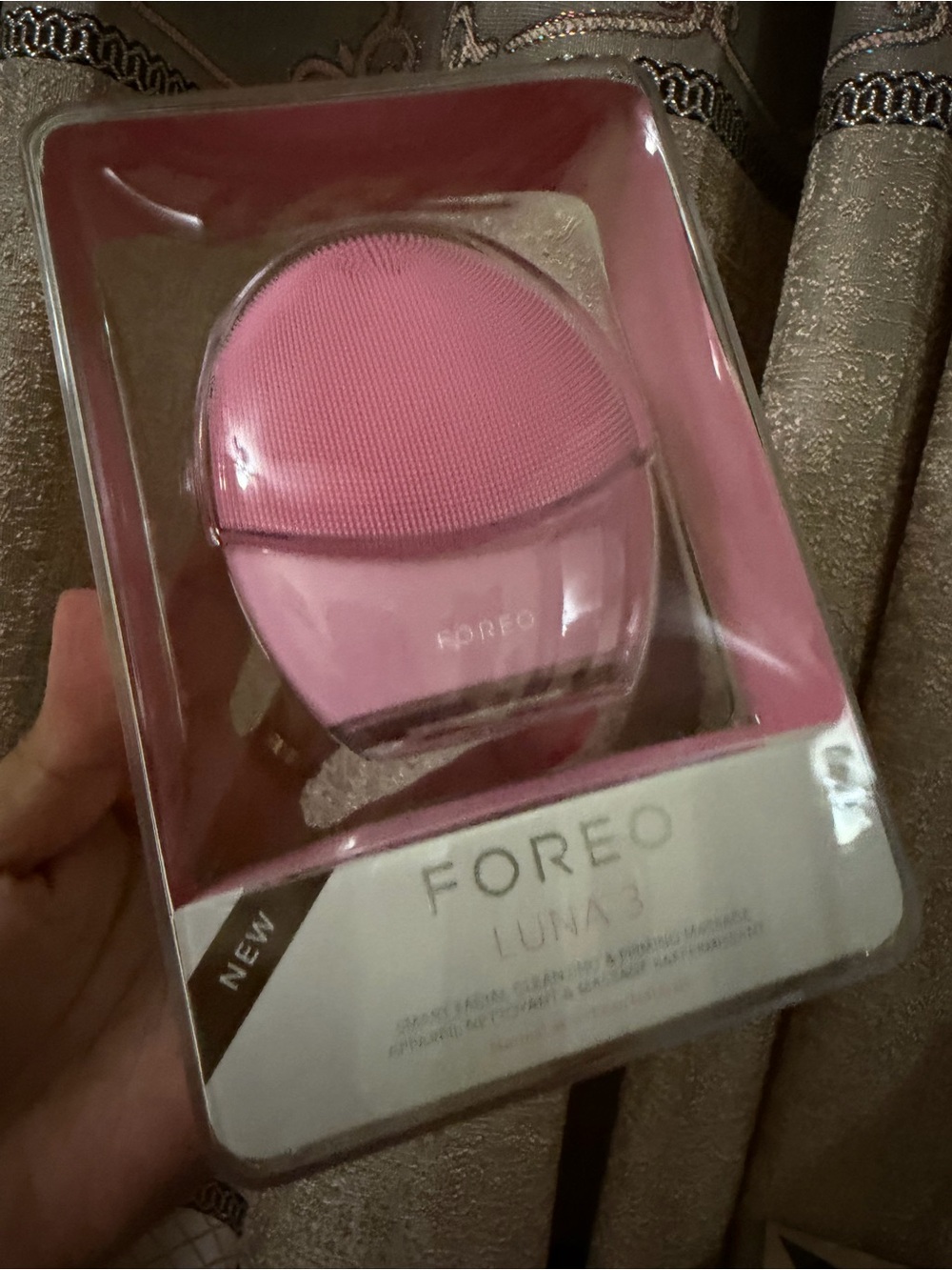 FOREO LUNA 3 Silicone Facial Cleansing Device - Pink